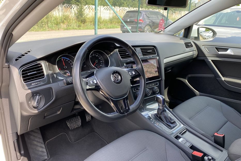 Продам Volkswagen e-Golf 35.8kWh,136к.сТепловий насос 2019 года в Львове