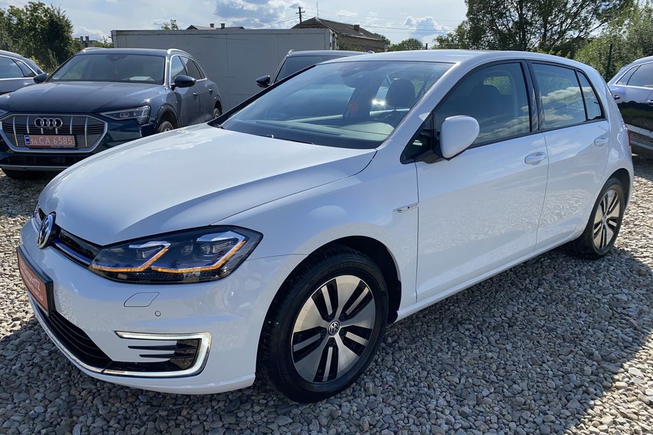 Продам Volkswagen e-Golf FullLEDМертвізониКруїзCCS 2020 года в Львове