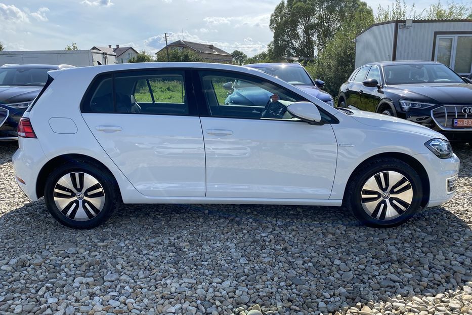 Продам Volkswagen e-Golf FullLEDМертвізониКруїзCCS 2020 года в Львове