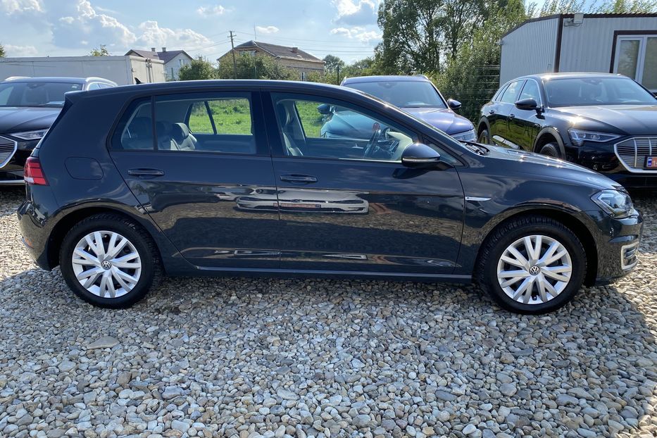 Продам Volkswagen e-Golf CCS+Комплект ориг. л-х дисків 2020 года в Львове