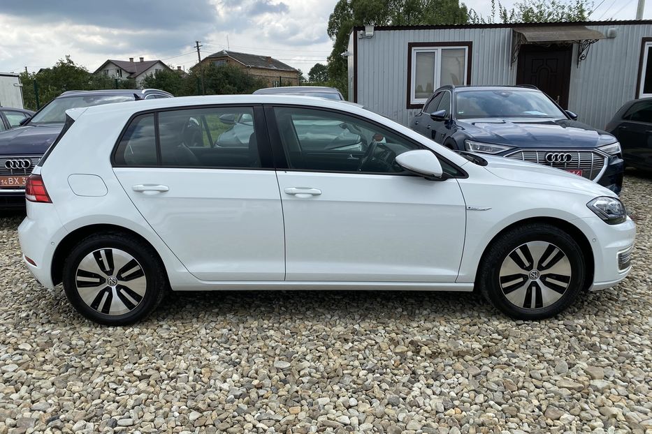 Продам Volkswagen e-Golf ТепловийFullLEDМертвізониКруїз 2020 года в Львове