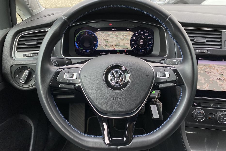 Продам Volkswagen e-Golf ТепловийFullLEDМертвізониКруїз 2020 года в Львове