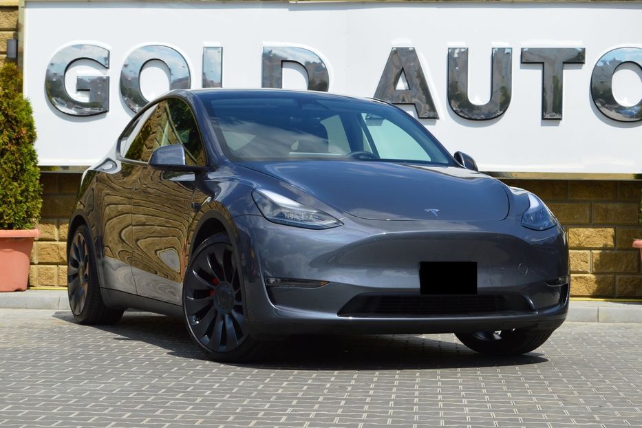 Продам Tesla Model Y 2023 года в Одессе