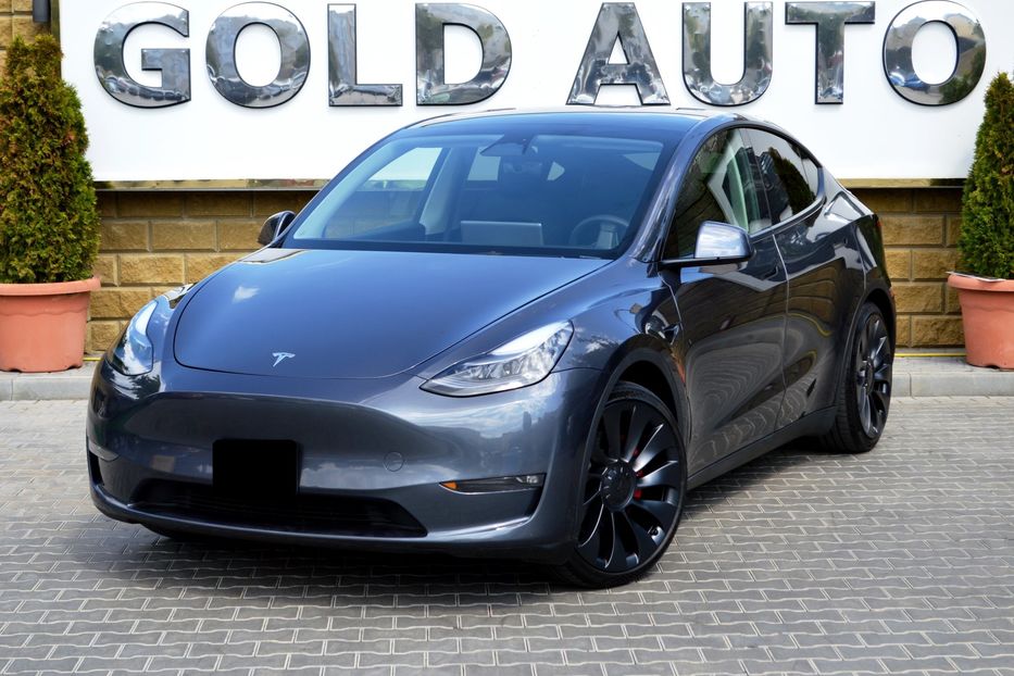 Продам Tesla Model Y 2023 года в Одессе