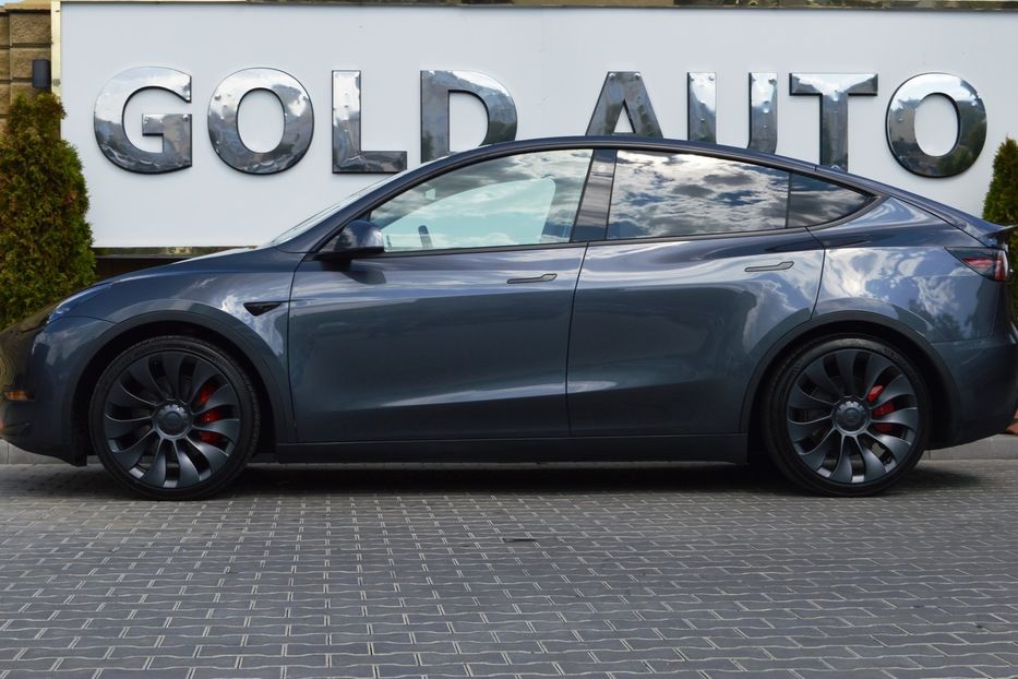 Продам Tesla Model Y 2023 года в Одессе