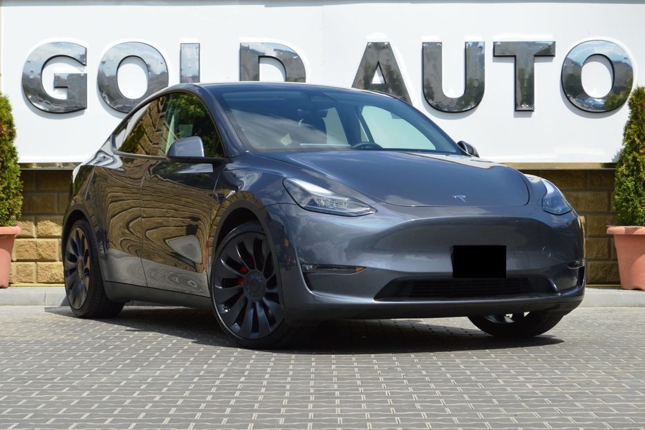 Продам Tesla Model Y 2023 года в Одессе