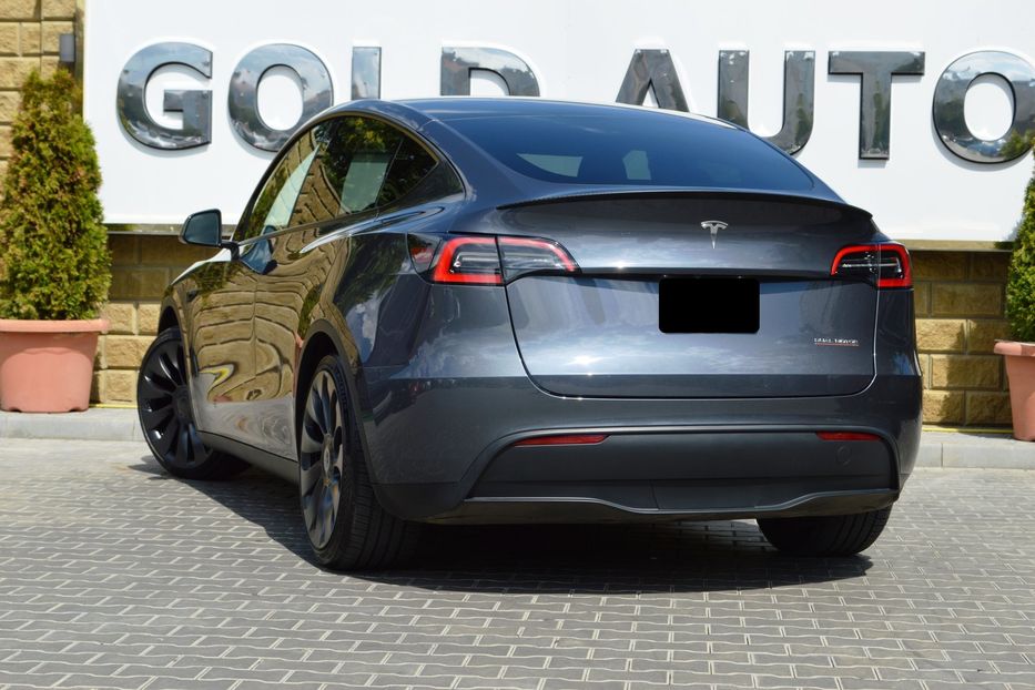 Продам Tesla Model Y 2023 года в Одессе