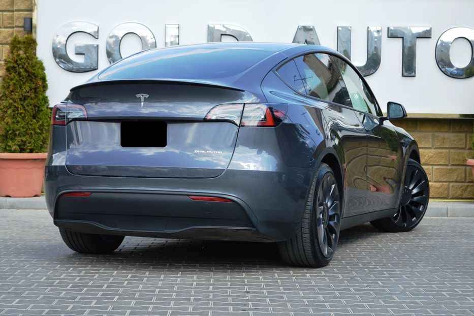 Продам Tesla Model Y 2023 года в Одессе