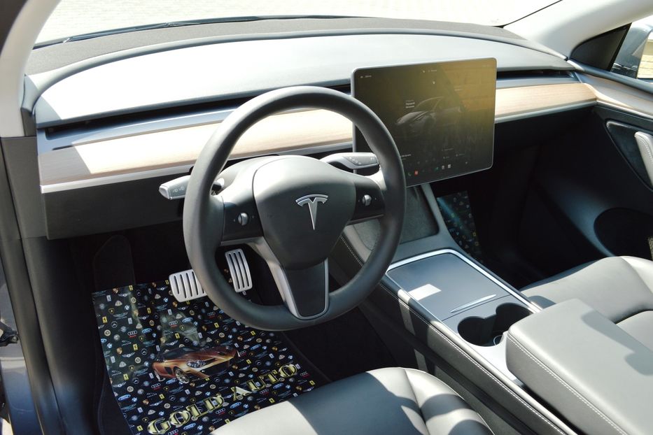 Продам Tesla Model Y 2023 года в Одессе