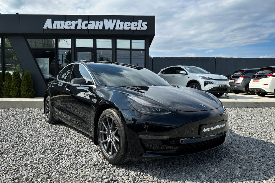 Продам Tesla Model 3 Long Range Dual Motor 2019 года в Черновцах