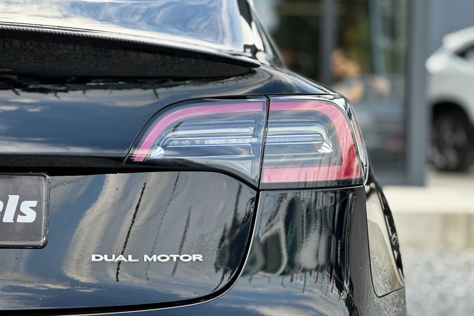 Продам Tesla Model 3 Long Range Dual Motor 2019 года в Черновцах