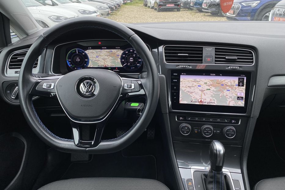 Продам Volkswagen e-Golf АвтосвітлоПідігрівсидіньКолеса 2021 года в Львове