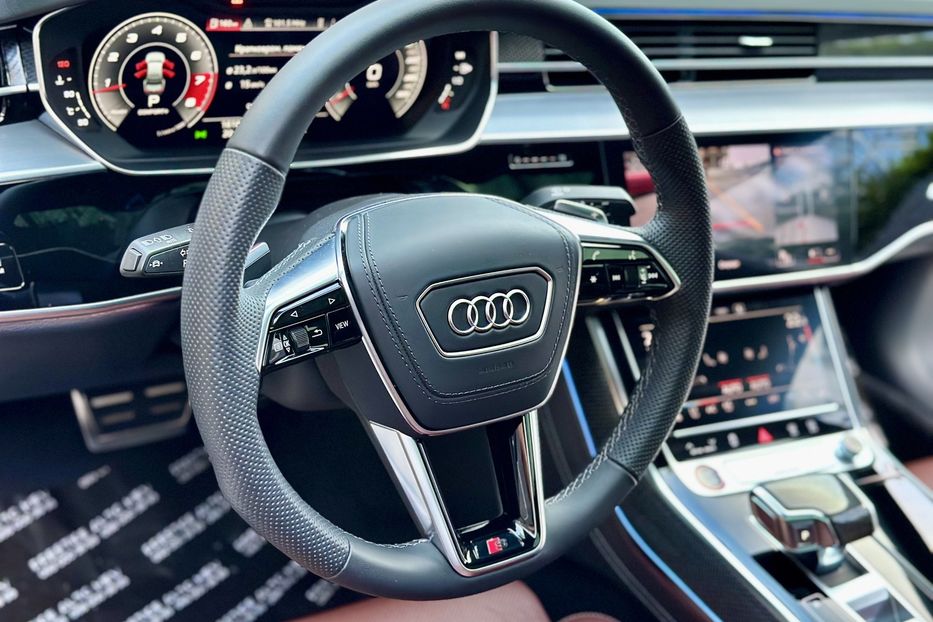 Продам Audi S8 2023 года в Киеве