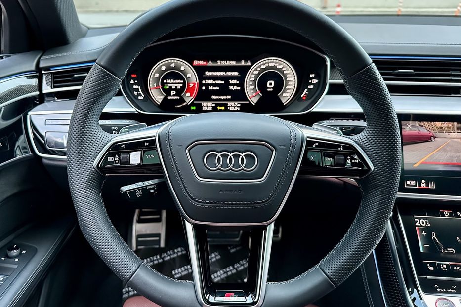 Продам Audi S8 2023 года в Киеве