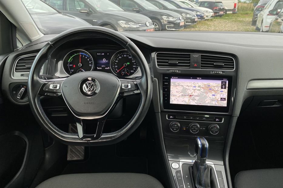 Продам Volkswagen e-Golf ТепловийКруїзБезключовийдоступ 2018 года в Львове