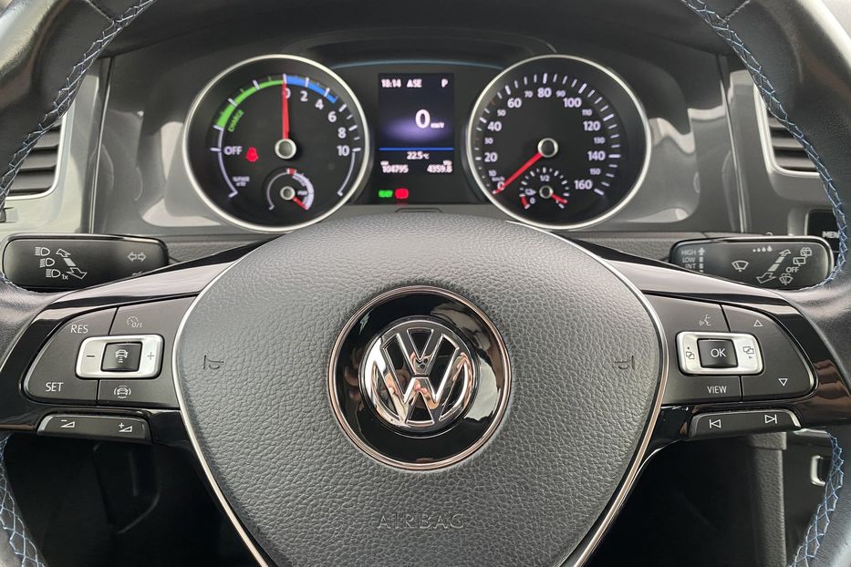 Продам Volkswagen e-Golf ТепловийКруїзБезключовийдоступ 2018 года в Львове