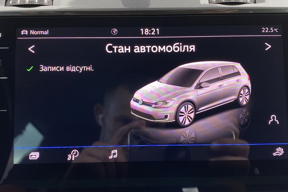 Продам Volkswagen e-Golf ТепловийКруїзБезключовийдоступ 2018 года в Львове