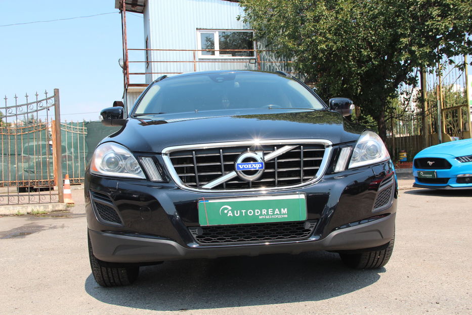 Продам Volvo XC60 2012 года в Одессе