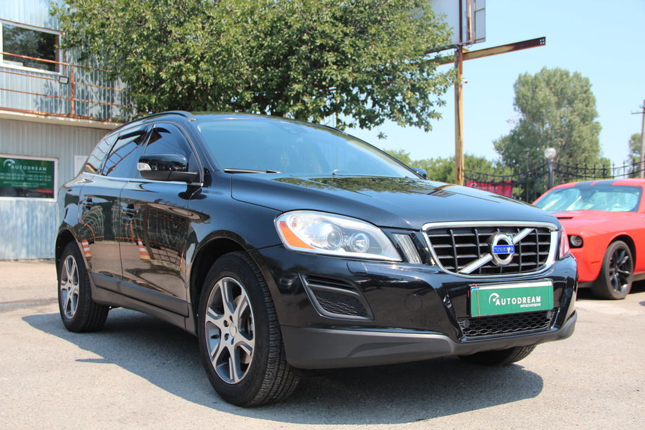 Продам Volvo XC60 2012 года в Одессе