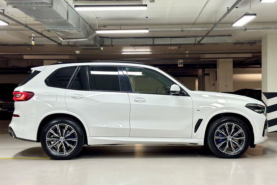 Продам BMW X5 40i Steptronic xDrive 2022 года в Киеве