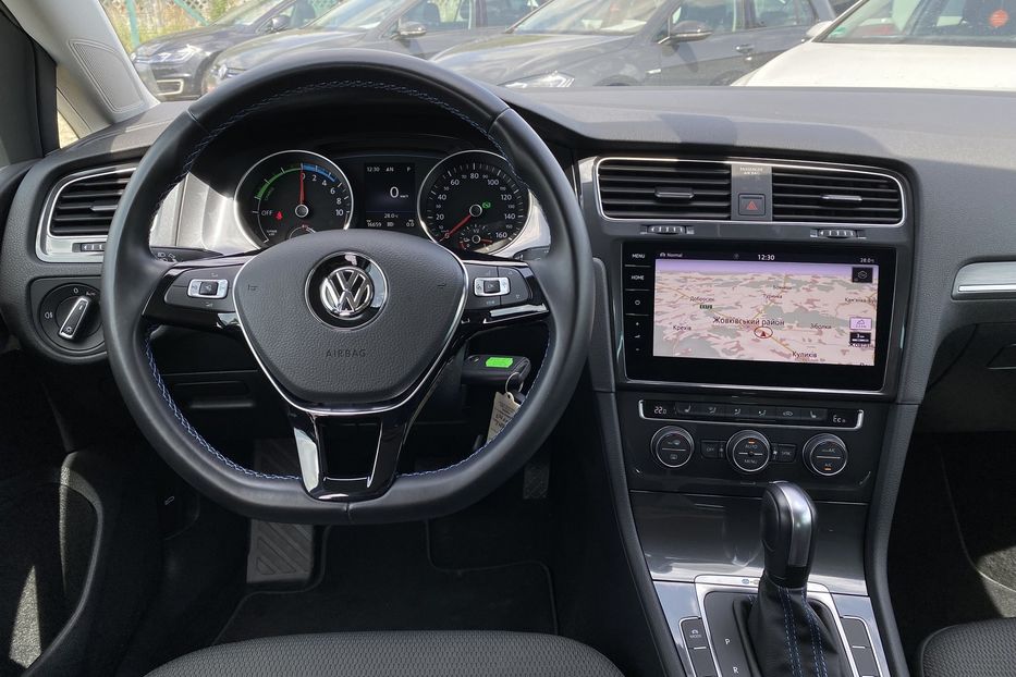 Продам Volkswagen e-Golf ТепловийАмбіентпідсвіткаКамера 2020 года в Львове