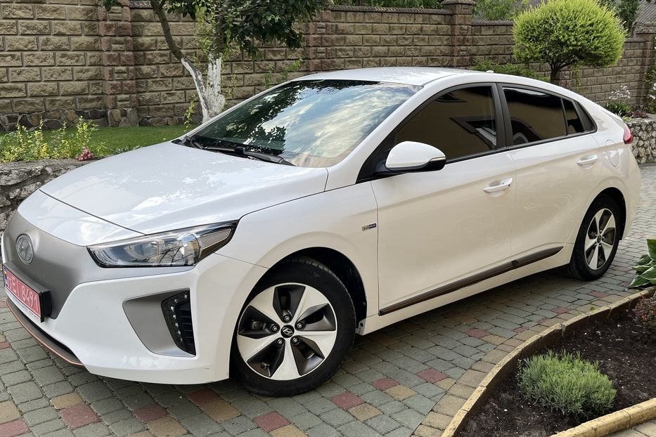 Продам Hyundai Ioniq EV Comfort НЕ МАЛЬОВАНА!!! 2017 года в Львове