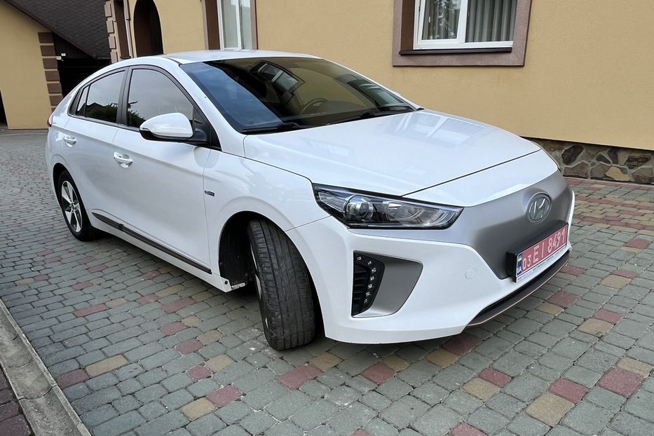 Продам Hyundai Ioniq EV Comfort НЕ МАЛЬОВАНА!!! 2017 года в Львове