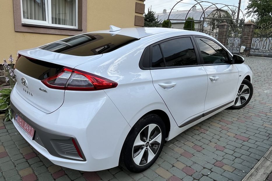 Продам Hyundai Ioniq EV Comfort НЕ МАЛЬОВАНА!!! 2017 года в Львове