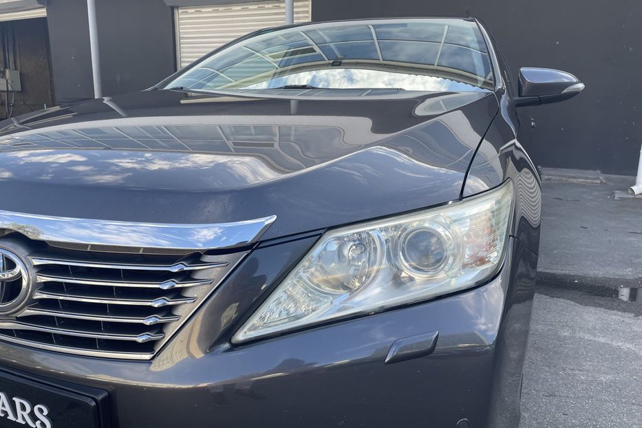 Продам Toyota Camry 2.5AT 2012 года в Киеве