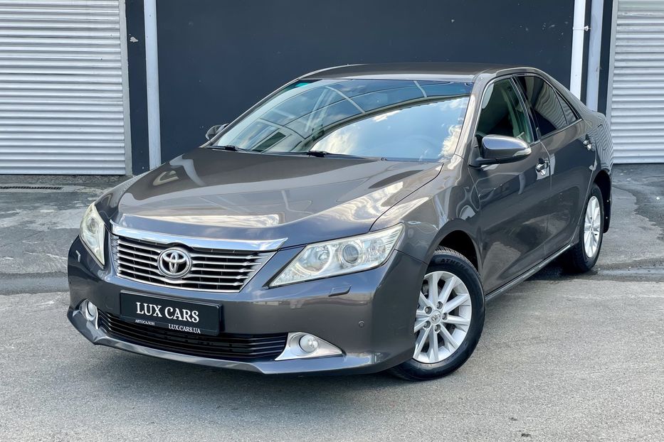 Продам Toyota Camry 2.5AT 2012 года в Киеве