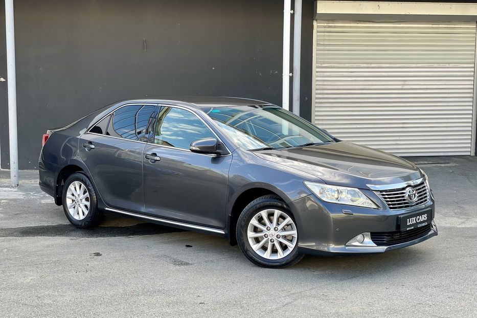 Продам Toyota Camry 2.5AT 2012 года в Киеве