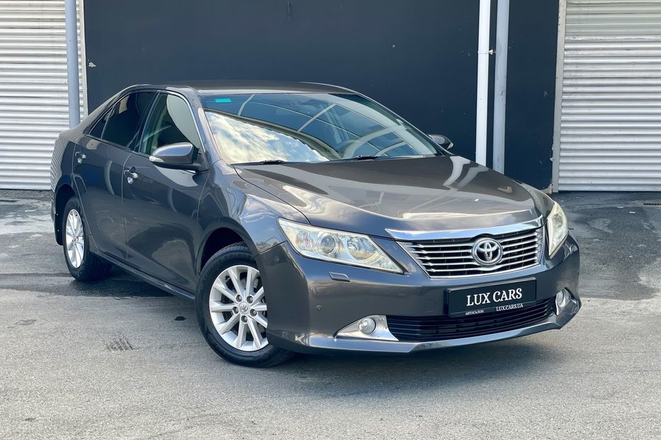 Продам Toyota Camry 2.5AT 2012 года в Киеве