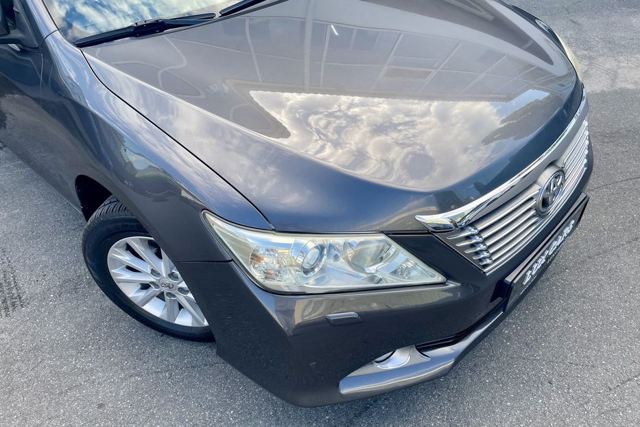 Продам Toyota Camry 2.5AT 2012 года в Киеве