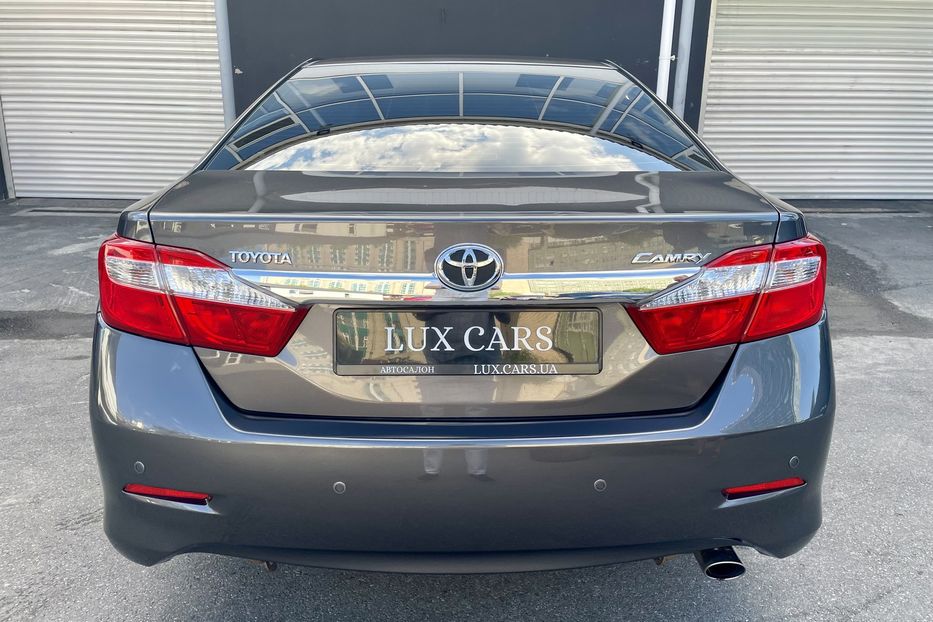 Продам Toyota Camry 2.5AT 2012 года в Киеве