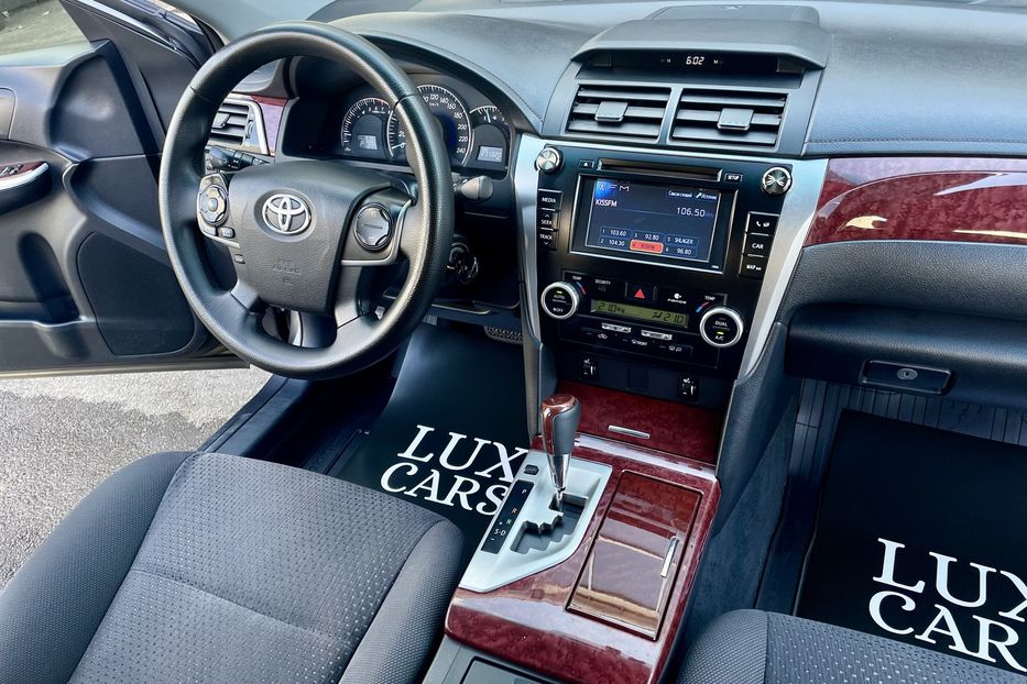 Продам Toyota Camry 2.5AT 2012 года в Киеве