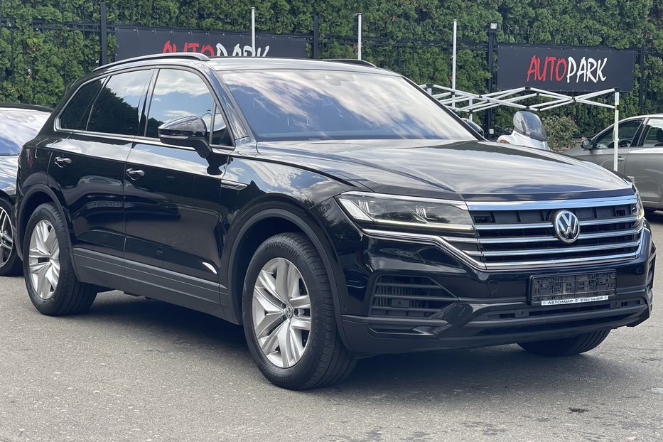 Продам Volkswagen Touareg 2019 года в Киеве