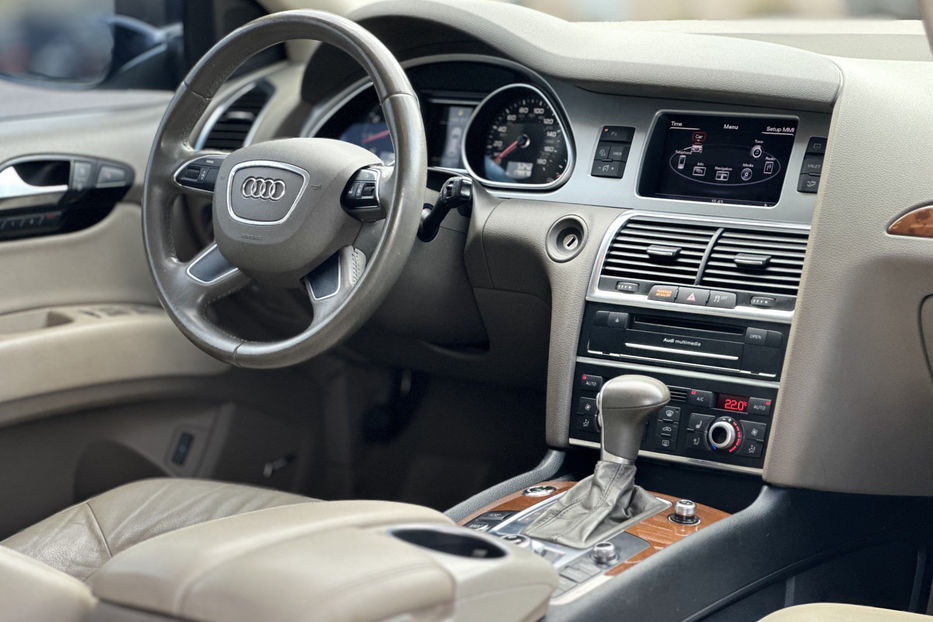 Продам Audi Q7 2013 года в Киеве