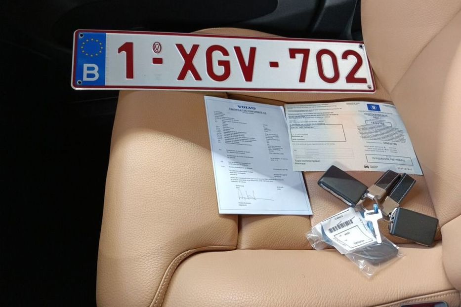 Продам Volvo XC60 MOMENTUM PRO 120kw v7168 2020 года в Луцке