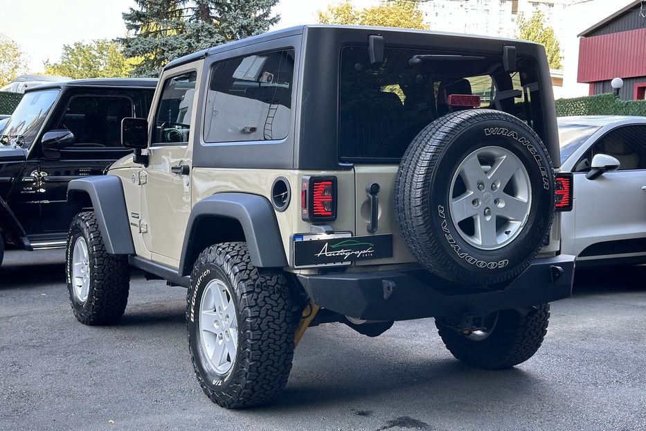 Продам Jeep Wrangler Sport 3.6 2017 года в Киеве