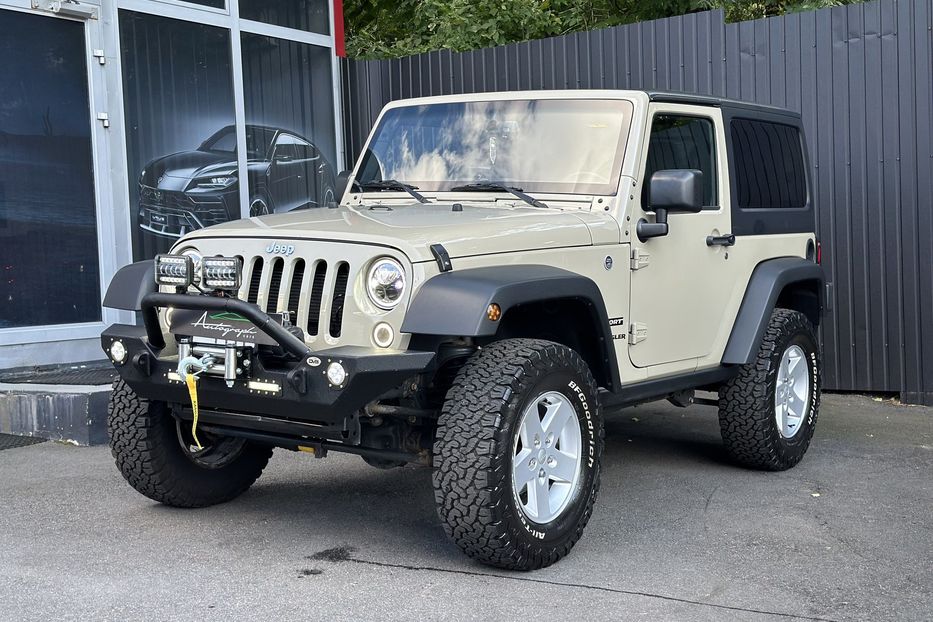 Продам Jeep Wrangler Sport 3.6 2017 года в Киеве