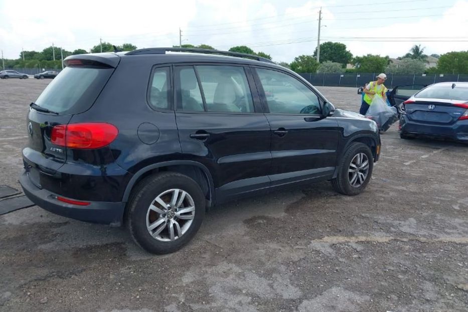 Продам Volkswagen Tiguan в дорозі купити за 155 дол/міс 2016 года в Черновцах