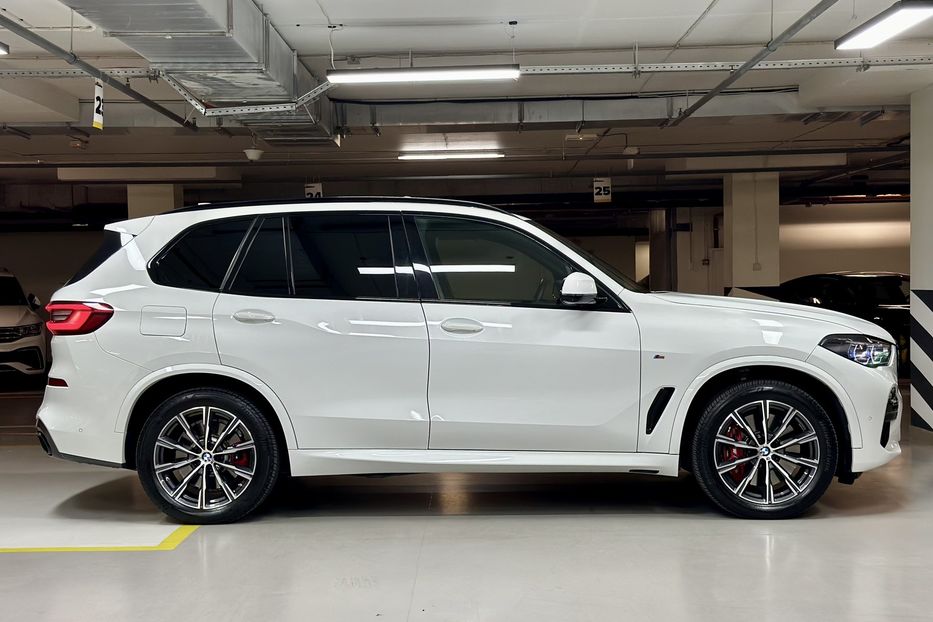 Продам BMW X5 M50i Steptronic xDrive 2021 года в Киеве