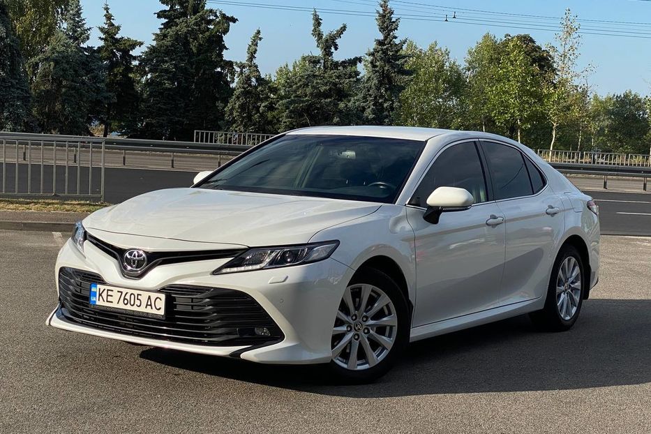 Продам Toyota Camry 2020 года в Днепре