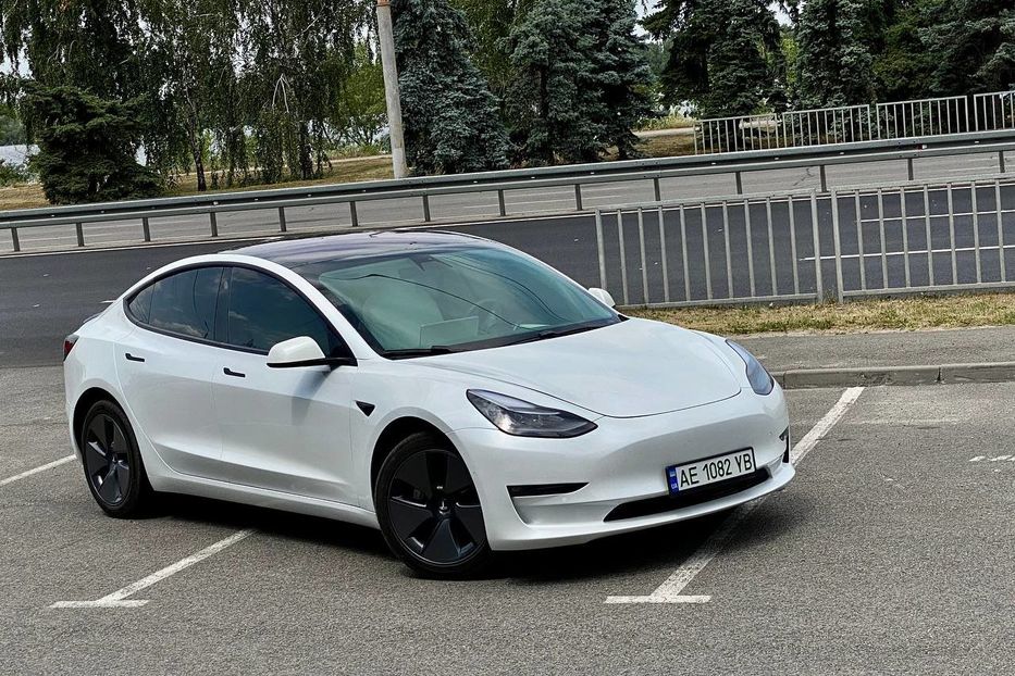 Продам Tesla Model 3 2022 года в Днепре