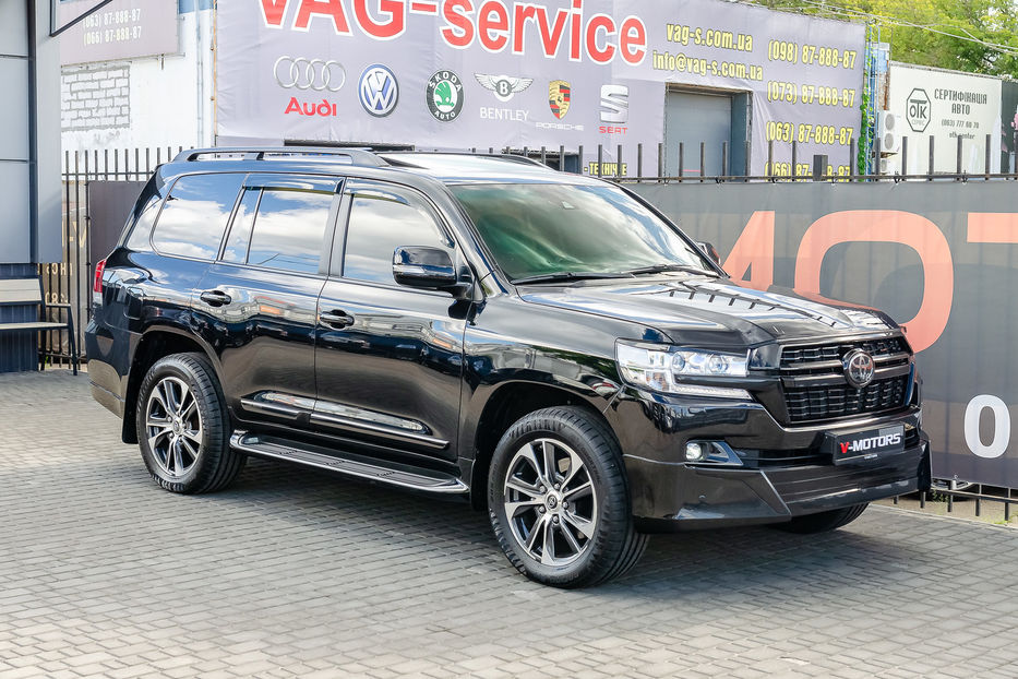 Продам Toyota Land Cruiser 200 V8 4.5TDI Executive Lounge  2020 года в Киеве