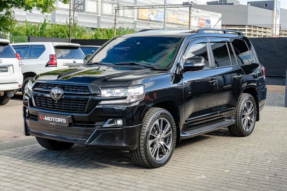 Продам Toyota Land Cruiser 200 V8 4.5TDI Executive Lounge  2020 года в Киеве