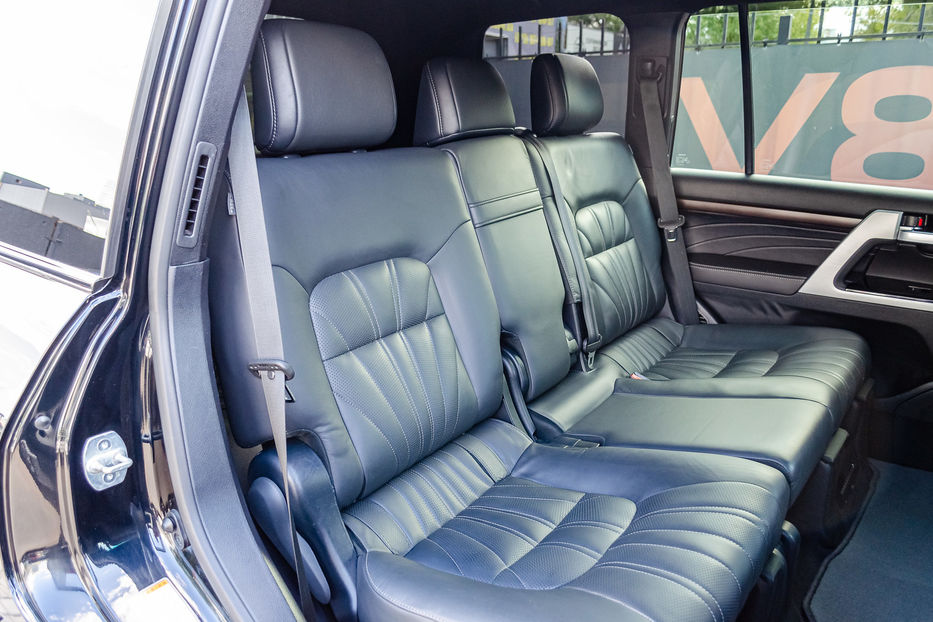 Продам Toyota Land Cruiser 200 V8 4.5TDI Executive Lounge  2020 года в Киеве