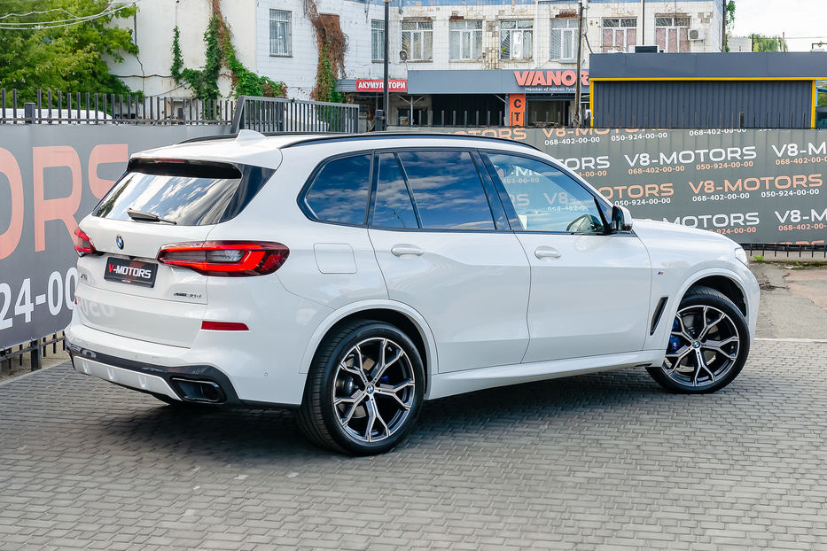 Продам BMW X5 M30d Xdrive 2022 года в Киеве