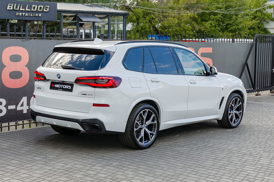 Продам BMW X5 M30d Xdrive 2022 года в Киеве