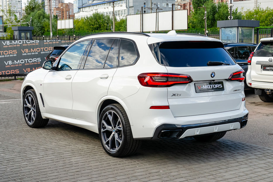 Продам BMW X5 M30d Xdrive 2022 года в Киеве